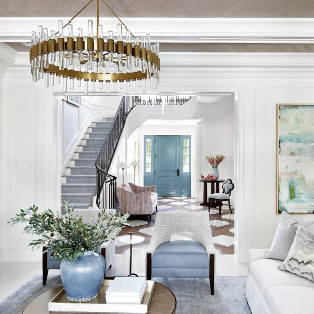 It’s Jamestown blue by @benjaminmoore. The color became a leitmotif throughout the interior and exterior of the house 💙 #frontdoor #bluepaint #foyer #foyerdesign #luxuryhomes #interiordesign #palmbeach