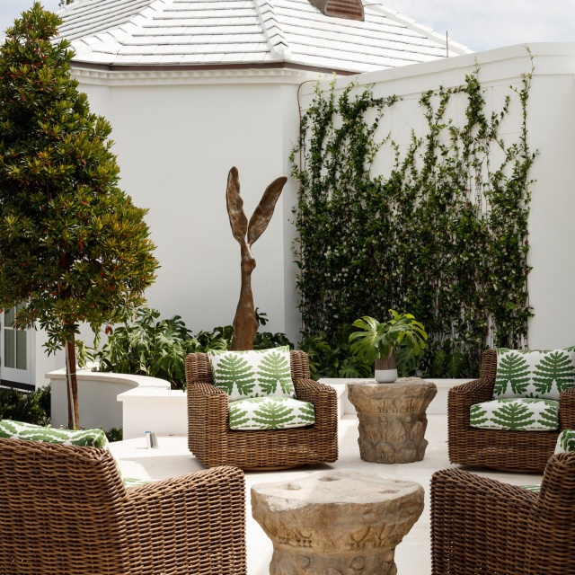 Happy (official) First Day of Summer! You can find us looking for some SHADE and something cool to sip on ☀️ #summer #patio #patiodesign #palmbeach #palmbeachhomes