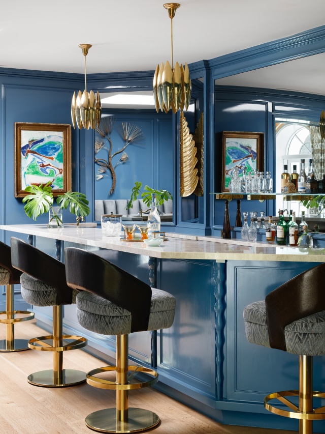 Feeling BLUE never looked so good 💙 #bardesign #homebar #interiordesign #palmbeach #palmbeachliving