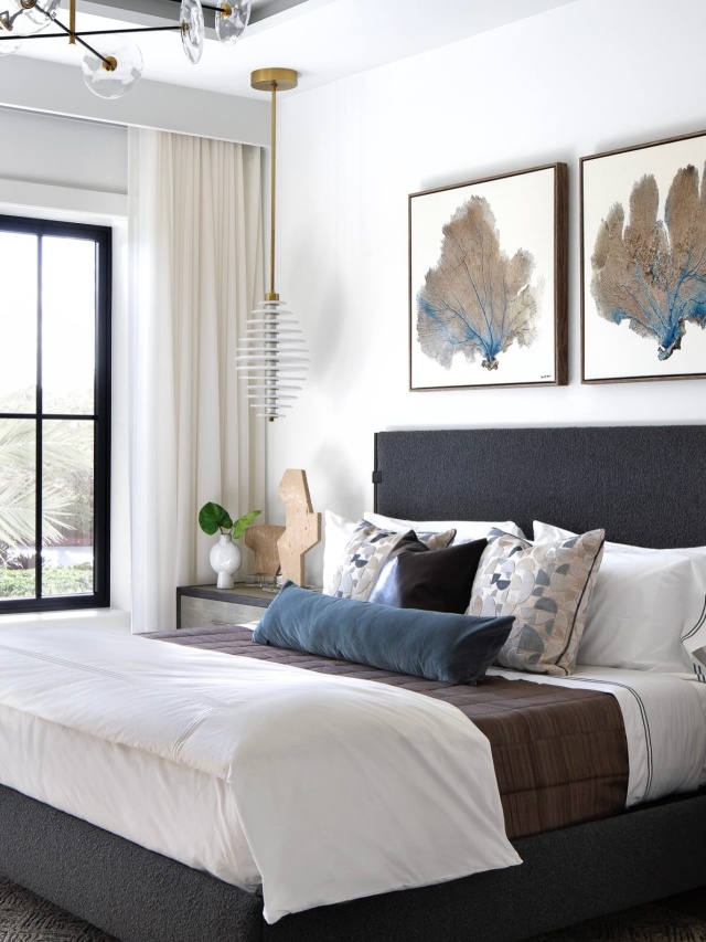 The most wonderful time of the year 🎄✨ #bedroomdesign #luxuryhomes #interiordesign #jupiter #christmastime