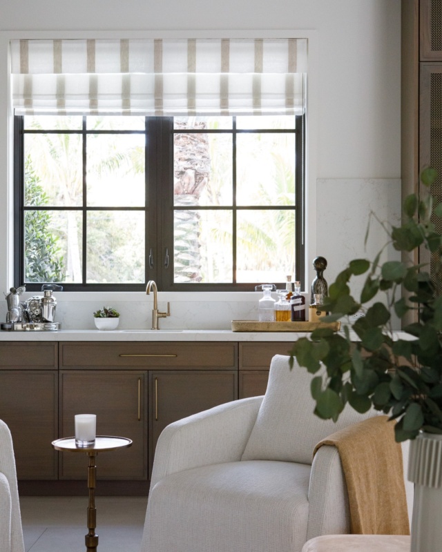 Cheers to the weekend 🥂 #homebar  #designinspᴏ #floridahomes #interiordesign #luxurydesign #jupiterflorida